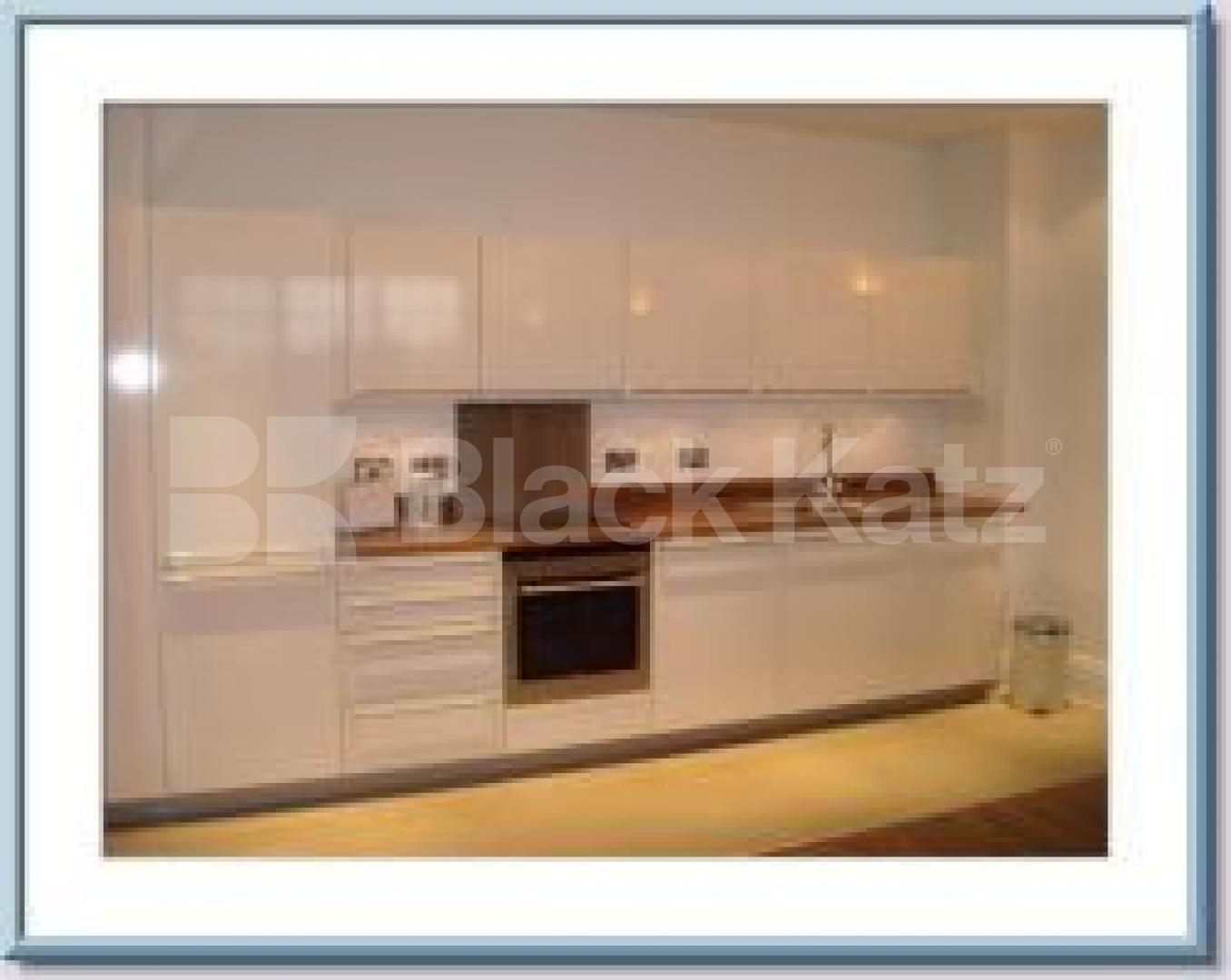 			1 Bedroom, 1 bath, 1 reception Flat			 Great Hall, Battersea Park Road, Battersea